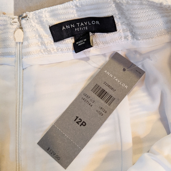 NWT White pleated pearlescent skirt - Picture 5 of 5